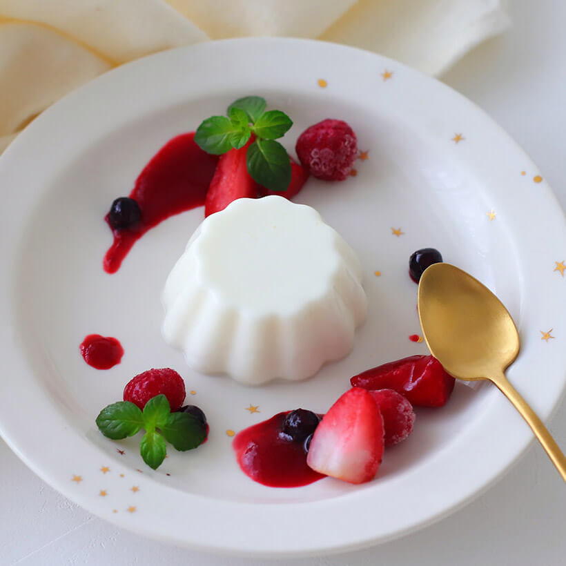 Flower shaped pudding