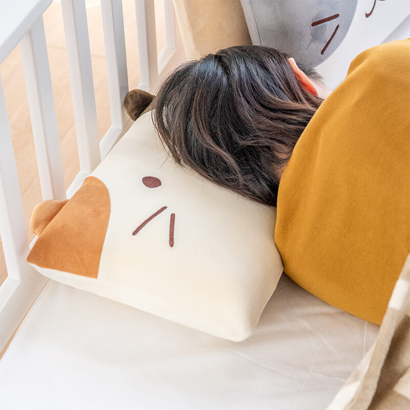 Fuku Fuku Cat Back Support Pillow - Petites Paws