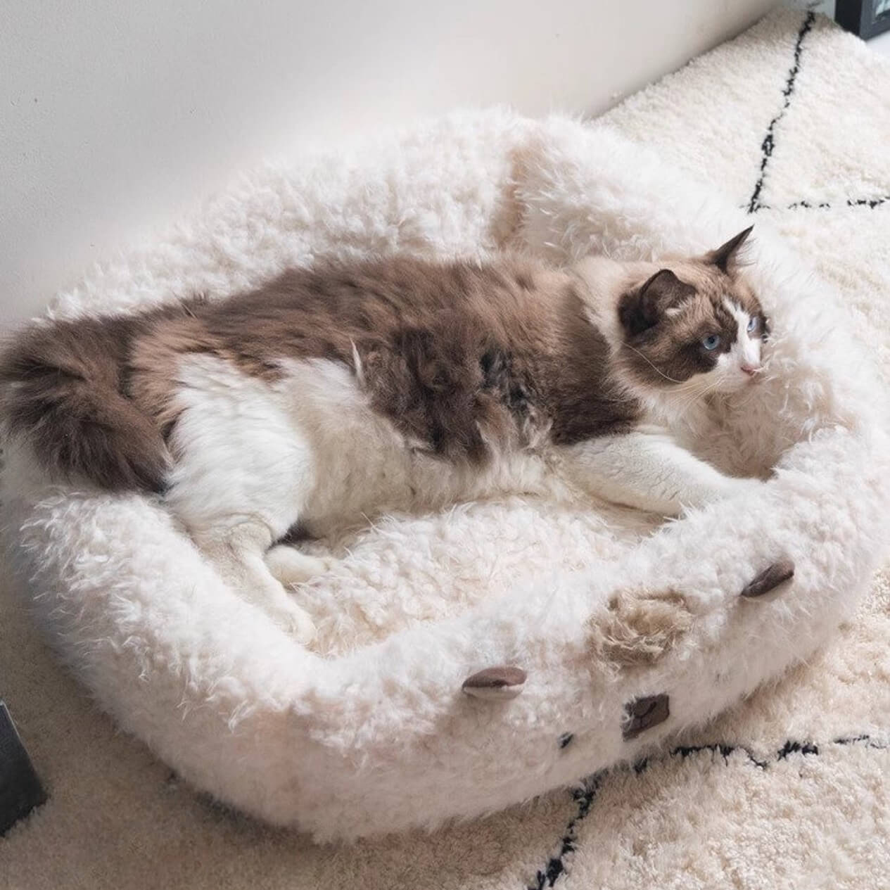 Fluffy Alpaca Cat Nest Bed - Petites Paws