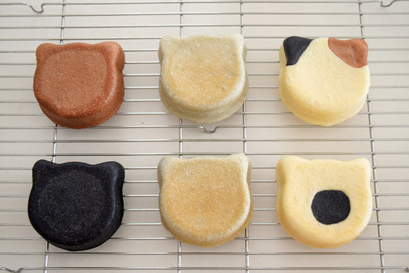 Cat Shaped Mini Cake Pan - Petites Paws