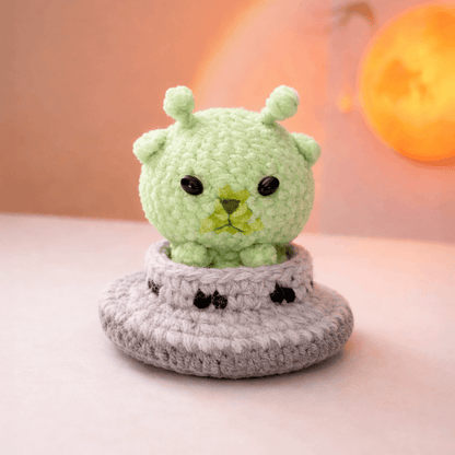 Alien Cat in Spaceship Amigurumi – Easy Crochet Pattern PDF - Petites Paws