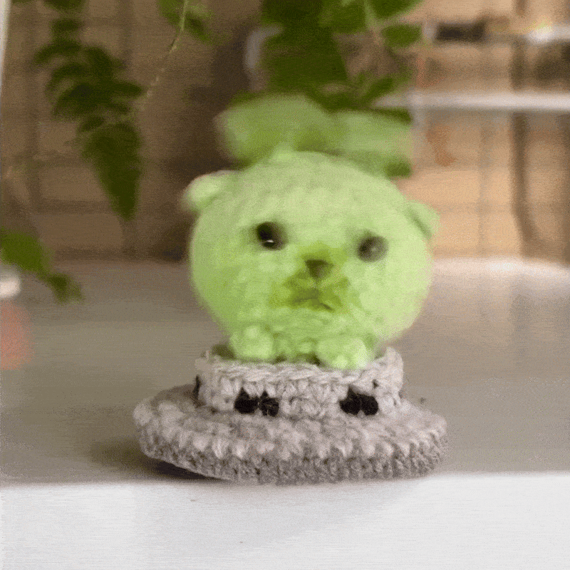 Alien Cat in Spaceship Amigurumi – Easy Crochet Pattern PDF - Petites Paws