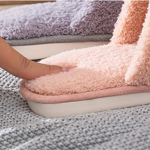 Fluffy Cat Paw Slippers - Petites Paws