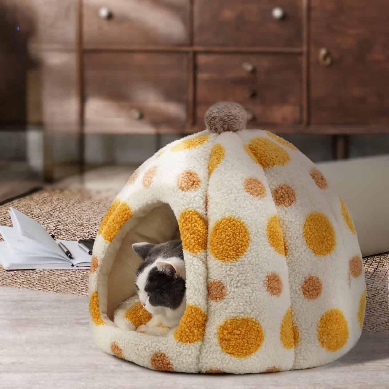 Pumpkin Polka Dot Fleece Cat Bed 