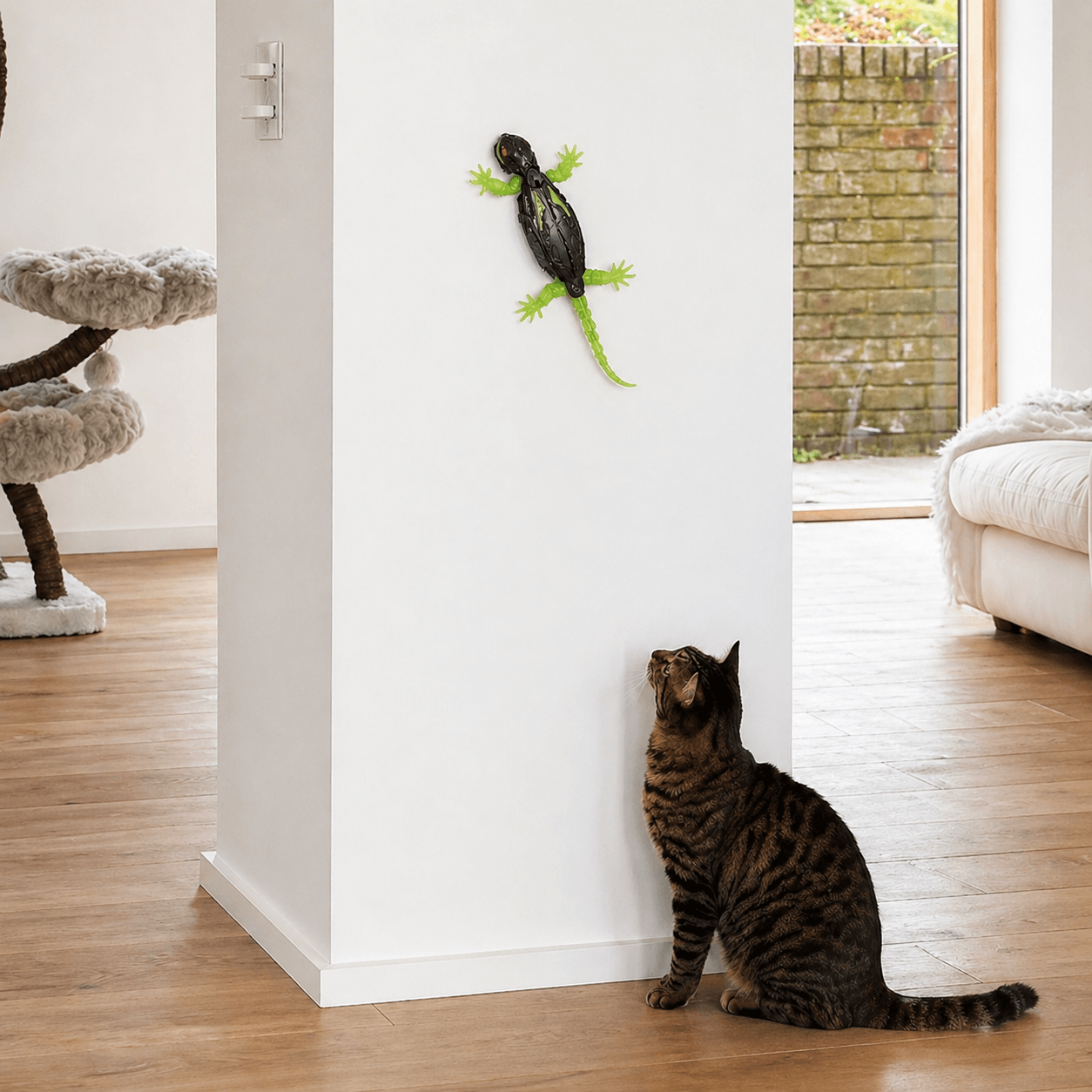Remote Control Wall Climbing Lizard Cat Toy - Petites Paws