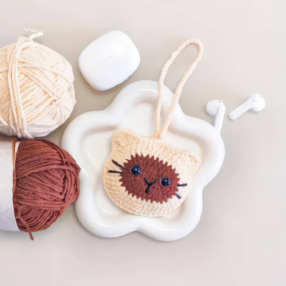 Siamese cat mini pouch crochet pattern – easy PDF tutorial for beginners.