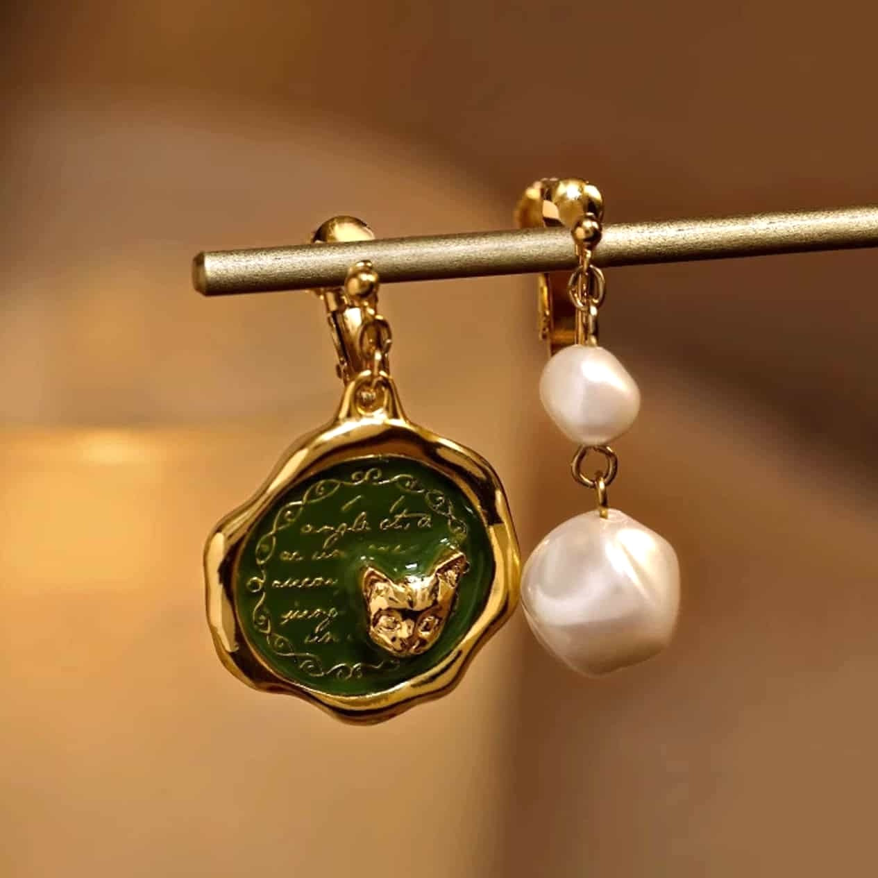 Vintage Cat Cameo medallion Earrings Gold Green