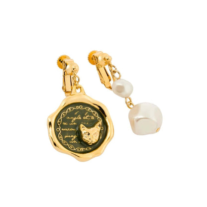 Vintage Cat Cameo medallion Earrings Gold Green