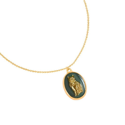 Vintage Cat Cameo medallion Necklace Gold Green
