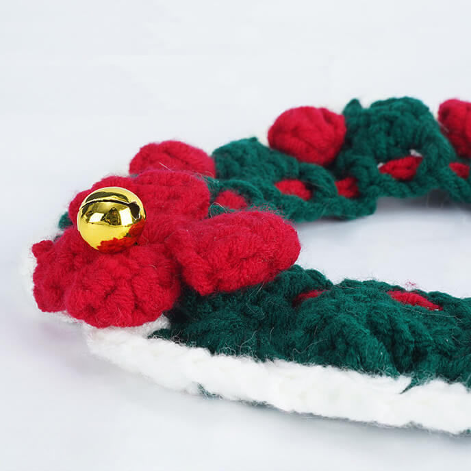 Close up of Crochet Christmas Cat Collar